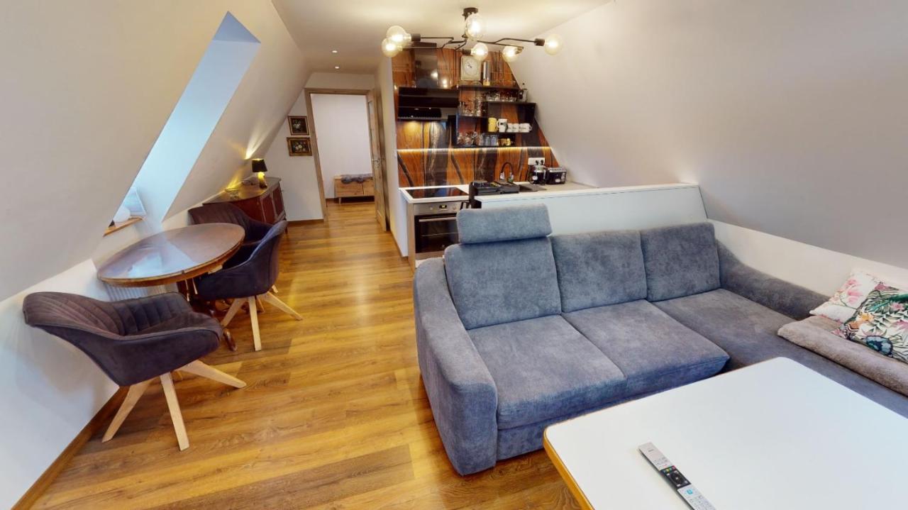 Atelier Vary V Nove Zrekonstruovanem Dome * Karlsbad